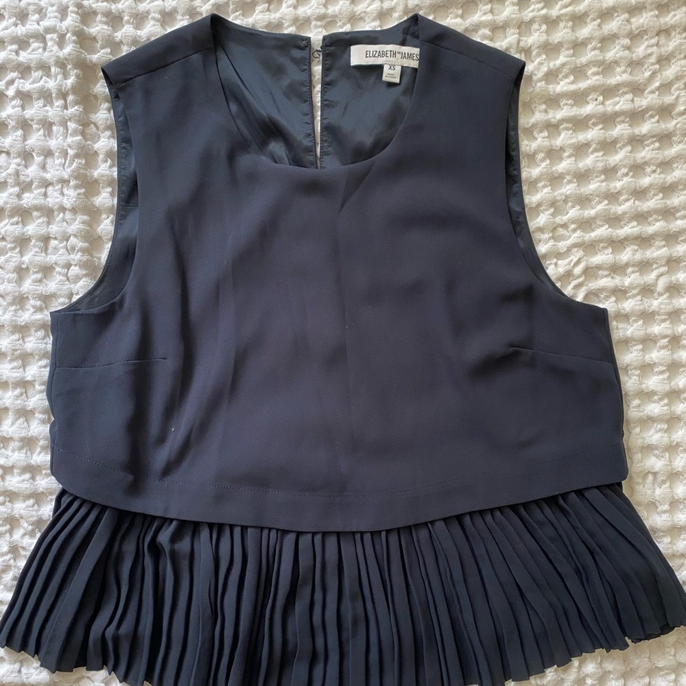 Elizabeth and James Top